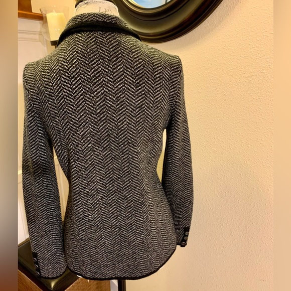 HOST PICK-NWT PURE MERINO WOOL. SOFT & LOVELY. A CLASS ACT❤️ - Picture 2 of 7